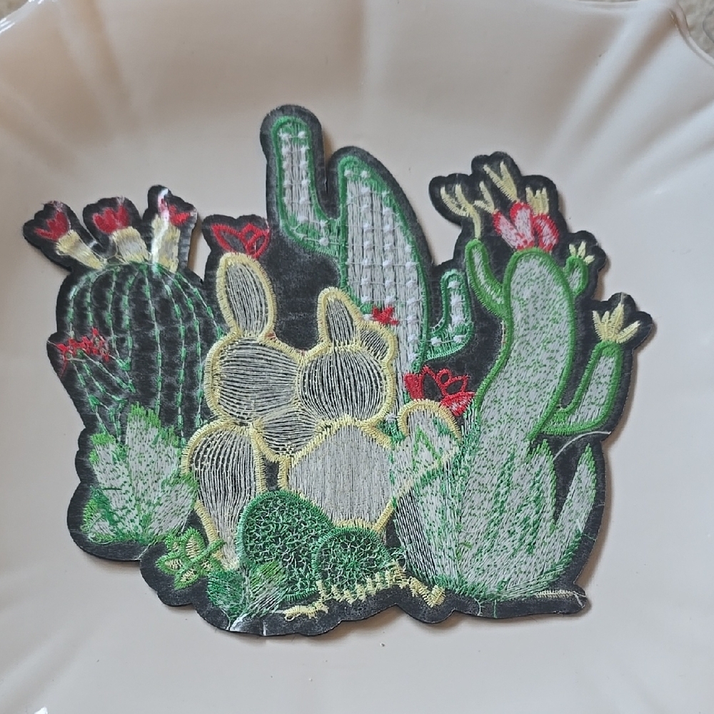 Cactus Embroidered Patch - Picture 2 of 3